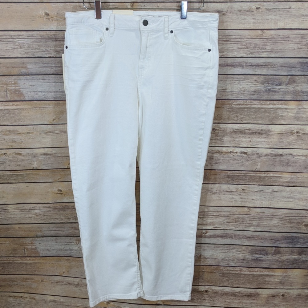 NWT's Calvin Klein White Jean Capris  14x25  Sz14
